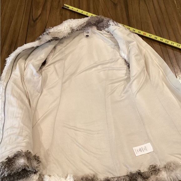 CAbi #3179 Aspen Faux Fur Vest Jacket Coat Ivory Mocha Tan Brown Full Zip Sz xs - Picture 10 of 10